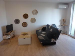 Appartements LE LAVARIN Balcon et Parking prive WIFI : photos des chambres