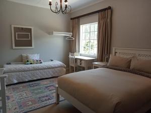 Rocks & Roses Farm stay