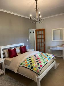 Rocks & Roses Farm stay