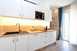 Monfrina 1, luxury Old Town apartment near beach