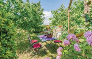 2 Bedroom Stunning Apartment In Vodnjan 