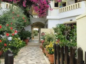 Paradise Inn - 阿基欧斯尼古拉斯