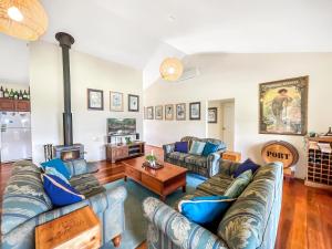 Midnight's Promise - Promise 2 - 4hvězdičkové hotely ve městě Lovedale