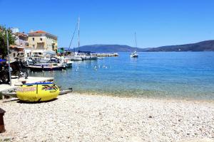 Apartments by the sea Valun, Cres - 20860 