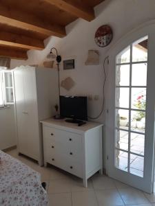 Apartments by the sea Valun, Cres - 20860