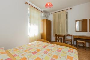Family friendly seaside apartments Kastel Stari, Kastela - 18114