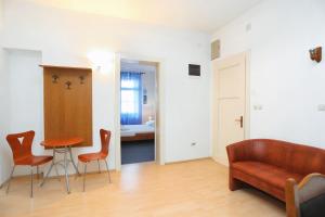 Family friendly seaside apartments Kastel Stari, Kastela - 18114