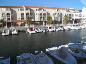 Joli 2 pièces à 200m des plages avec terrasse et parking - FR-1-338-163