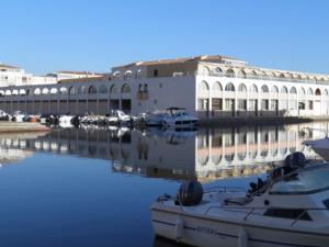 Joli 2 pièces à 200m des plages avec terrasse et parking - FR-1-338-163