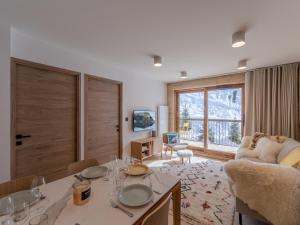 Appartement moderne 2 pièces, proche pistes, Courchevel - FR-1-563-131
