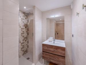 Appartement moderne 2 pièces, proche pistes, Courchevel - FR-1-563-131