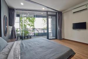 The Garden Capsule Hotel