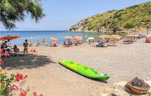 Cozy Apartment In Nisportino With Wifi