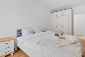 Karina 2BDR Apartment