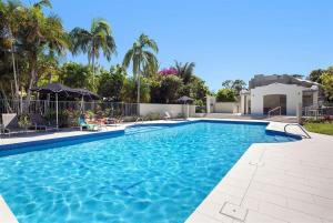 Luxury Lakeside Villa