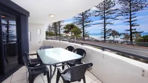 Unit 1 The Rocks - Coolum Beach
