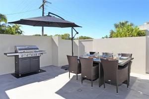 Beautiful Beach House in the Heart of Town