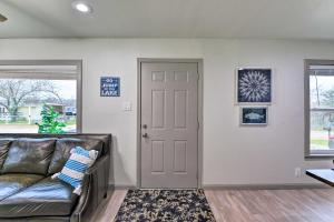 Lake Granbury Getaway about 1 Block to Waterfront