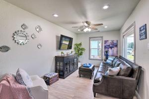 Lake Granbury Getaway about 1 Block to Waterfront