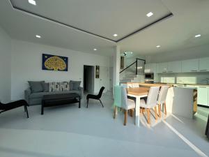 CHATEAU DALE POOL VILLA 176 nearby WALKING STREET