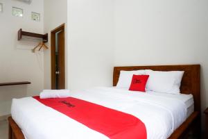 RedDoorz Syariah near Exit Tol Krapyak Semarang