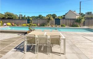 Beautiful Home In Montfort-Sur-Meu