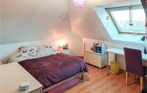 Maisons de vacances Amazing Home In Montfort-sur-meu With Private Swimming Pool, Can Be Inside Or Outside : photos des chambres