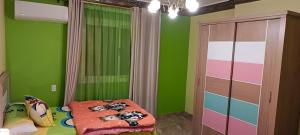 شقه مفروشه فندقيه رائعه 220م مكيفه معقمه انترنت مجاني السكن للعائلات والأسر فقط وليس أفراد