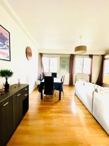 Le Voltaire -2 chambres- 70m2- HYPERCENTRE-Parking-WIFI FIBRE- Nouvelle literie