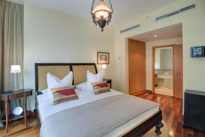 2 BR Marina Terrace at Dubai Marina by PK Holidays