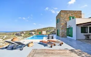 Villa Eliza with a swimming pool and sea view in the area of Otzia, on the island of Kea - Vourkari