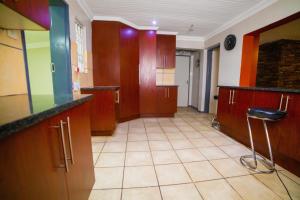 Adondo-fast accommodation