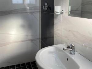 Victoria Guest Lodge