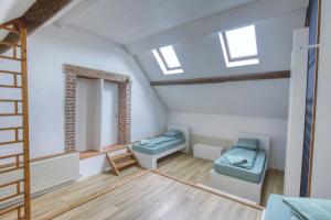 Villas Crazy Villa Les Terres Douces 28 - Heated pool - Basket - 2h Paris - 31p : photos des chambres