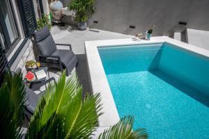 Apartment One B with Heated Outdoor pool