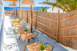 Boutique Beach Villa by Lanzarote Retreats - Private Pool - 1 min walk to Sea Pool