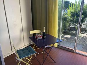 Studio climatisé avec piscine et parking - 4 couchages - Port Camargue - FR-1-250-194