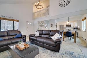 Tobyhanna Home with Fire Pit and 3 Community Pools!