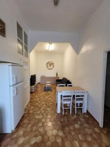 Villas Adorable Maison en plein coeur du village. : photos des chambres