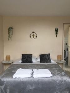 B&B / Chambres d'hotes LES LAVANDES : photos des chambres