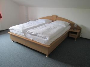 Two-Bedroom Suite room in Hotel Rustikal