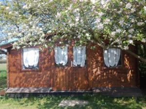 Campings Chambre elegante dans chalet SDB partagee a proximite : photos des chambres