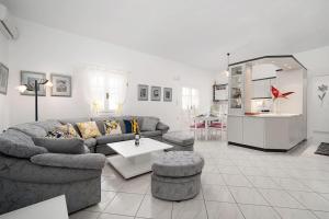 GARDEN HOUSE APARTMENT