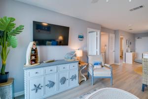 Gulf Shores Condo Covered Balcony and Beach Access