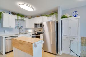 Gulf Shores Condo Covered Balcony and Beach Access