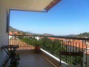 Summer house with the view of Athos