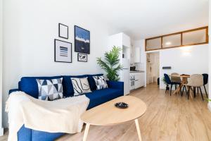 LOS HERMANOS DEL MENTIDERO