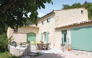 Maisons de vacances Awesome Home In Montjoux With 3 Bedrooms, Wifi And Private Swimming Pool : Maison de Vacances 3 Chambres 