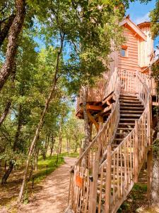 Hotels Cabane Chateau hotel luxe avec spa privatif Aulteribe - Le Peydebe : photos des chambres