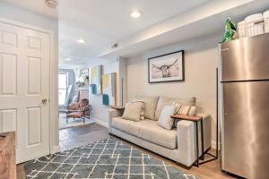 Central and Trendy Baltimore Townhome Pets OK!